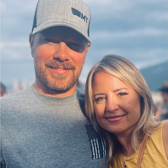 Meet your Posher, Jaime - Picture 2 of 2